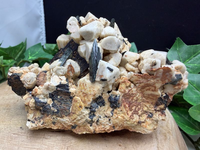 Aegirien cluster met veldspaat