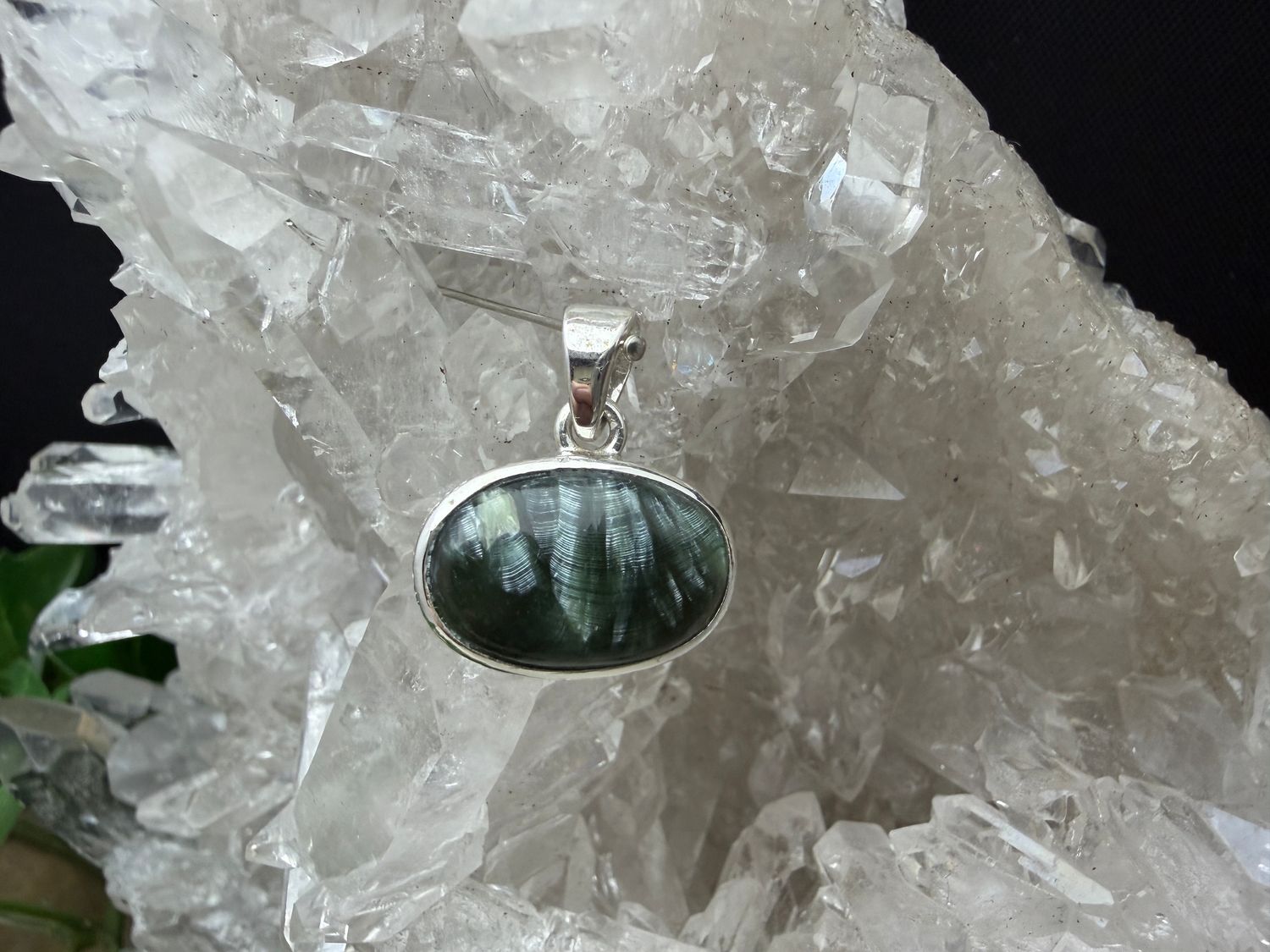 Serafiniet hanger Serafiniet hanger