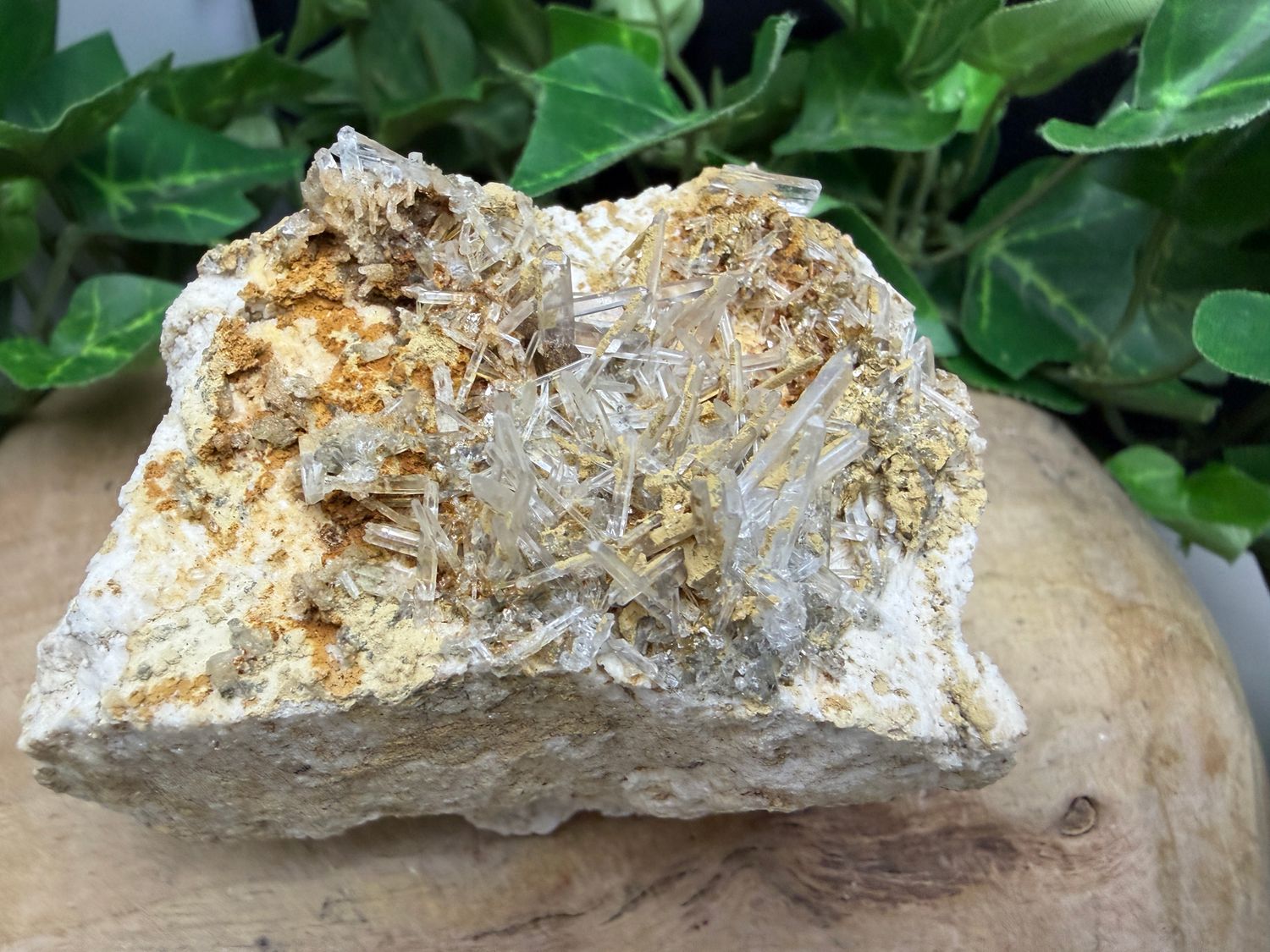 Naaldkwarts op Periklien