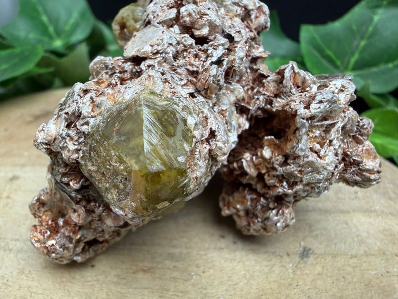 Groene Granaat met mica