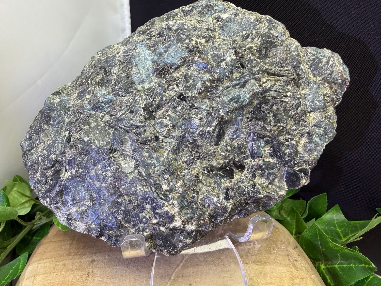 ​Ruwe brok Larvikiet