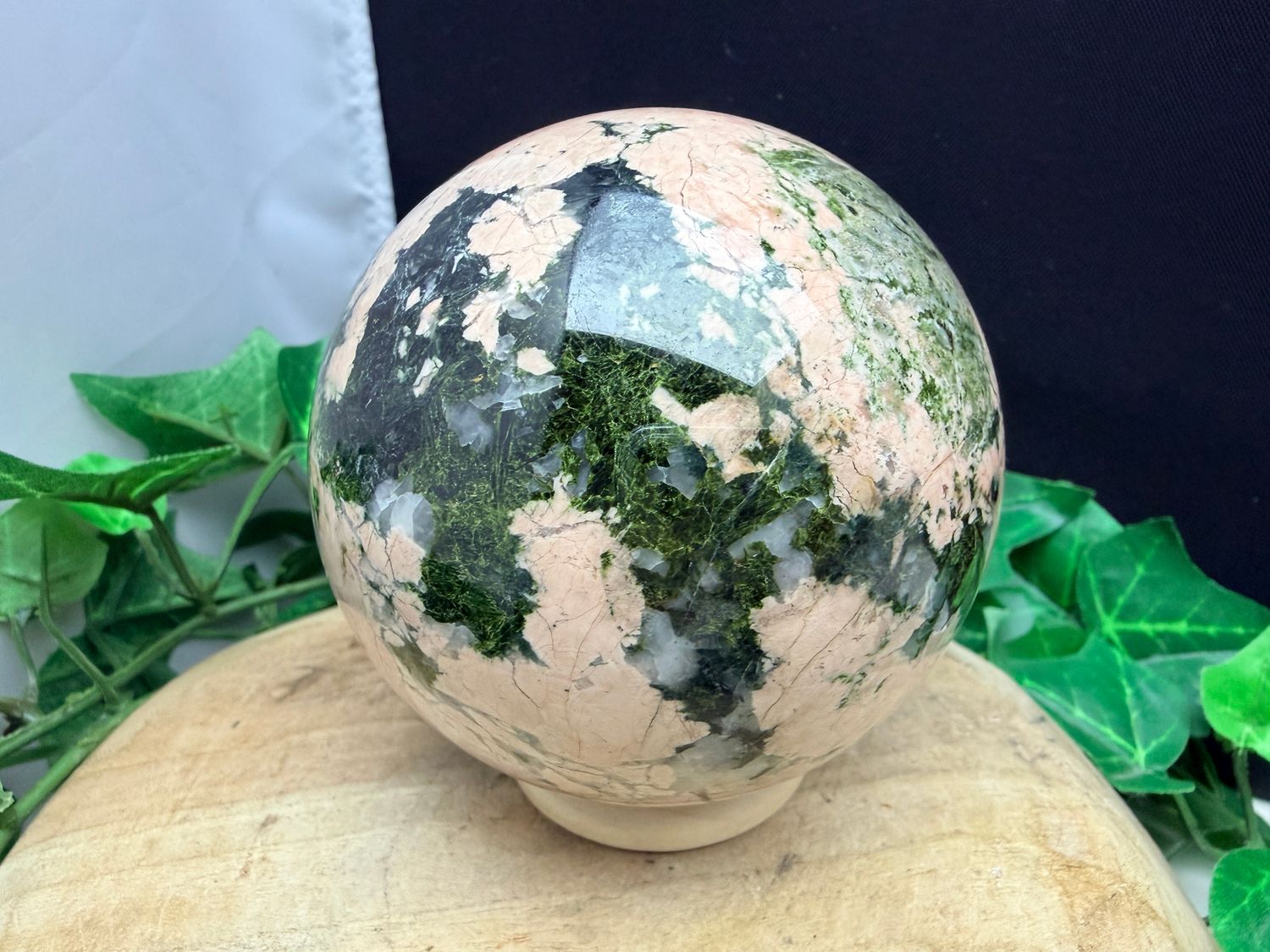 Bol Rhodoniet met Epidoot