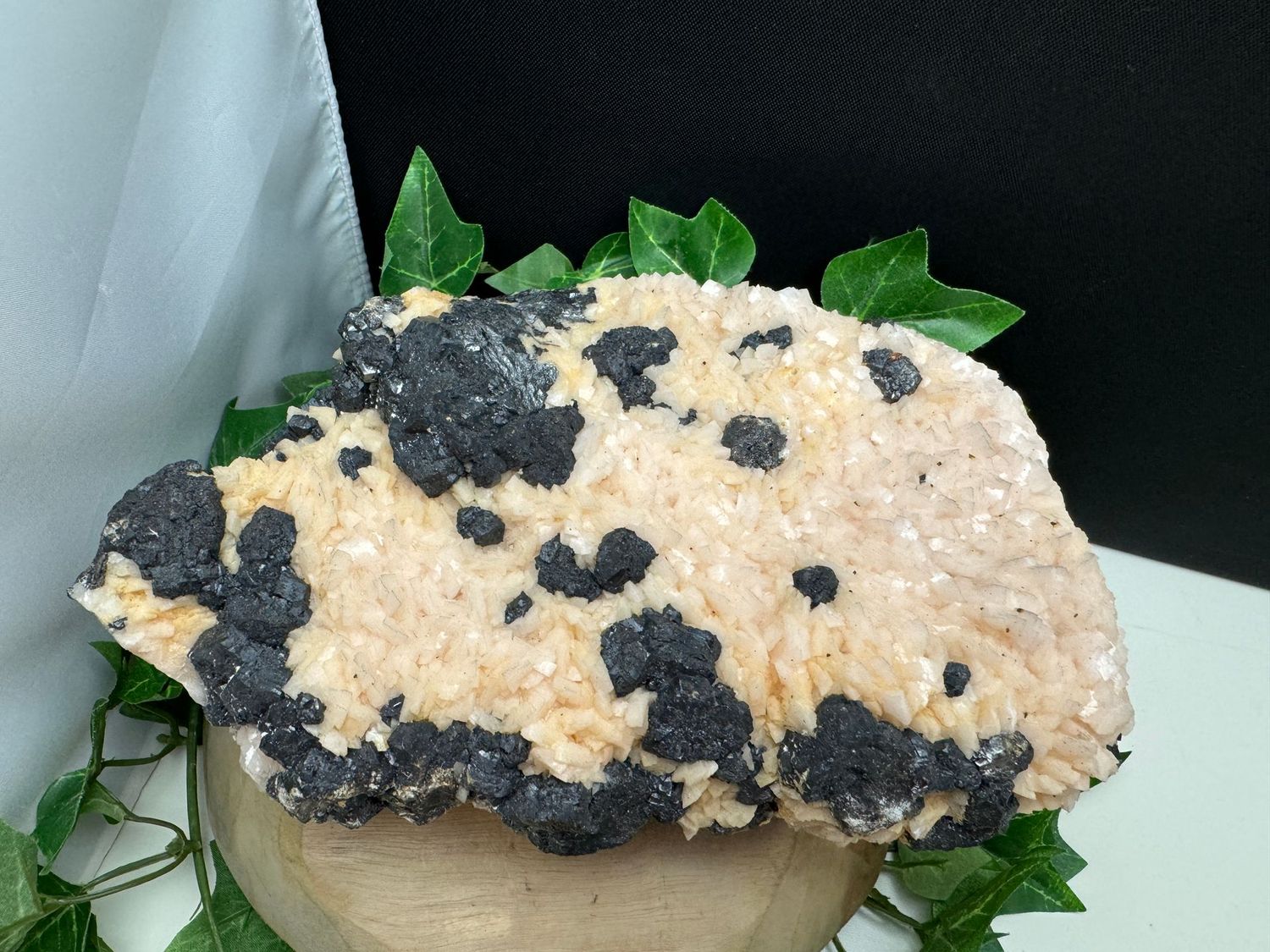 Roze Dolomiet met Sfaleriet