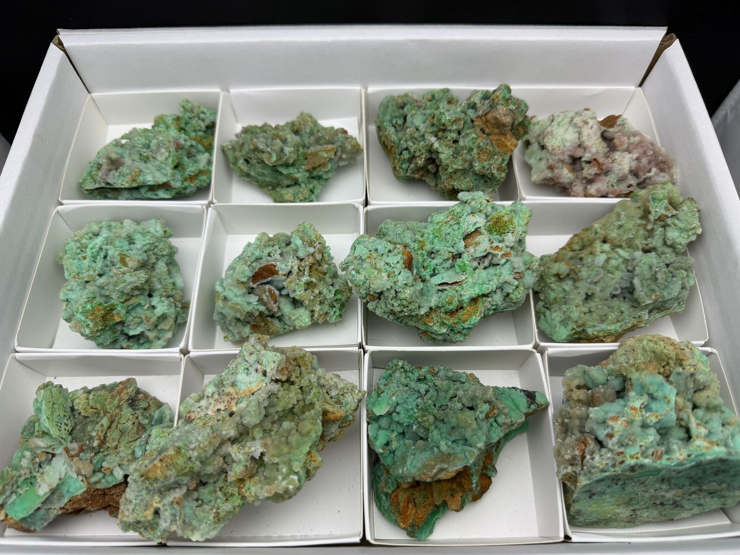 Garnieriet met druzy kwarts Garnieriet met druzy kwarts