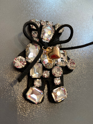 Teddy Brosche aufwändig  mit Strass bestickt, Strass-Fransen 