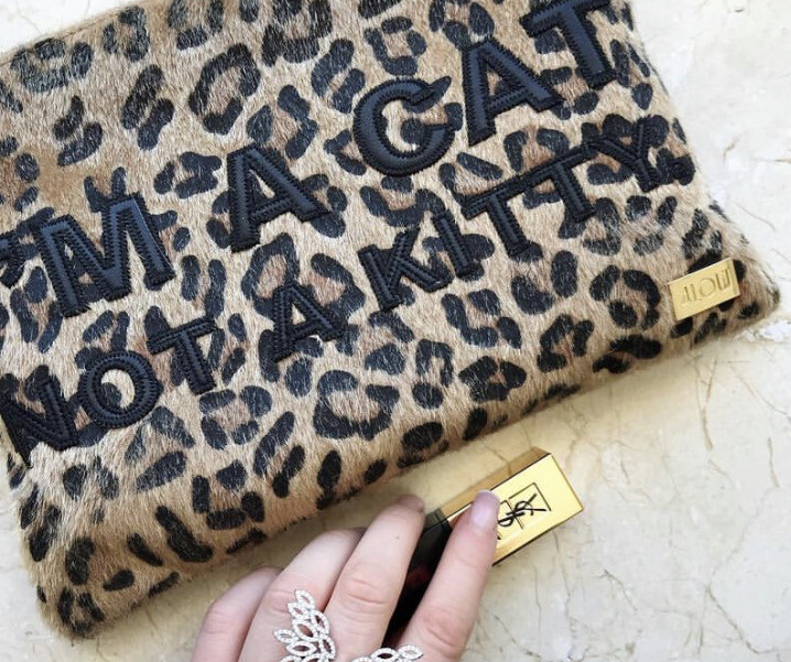 Leoparden Clutch „I am a cat, not a kitty“. Leoparden Clutch „I am a cat, not a kitty“.