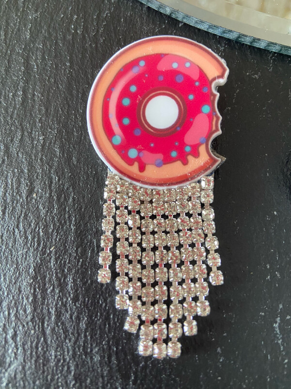 Brosche Acryl “ Donut „ mit Strass Fransen, handgefertigt