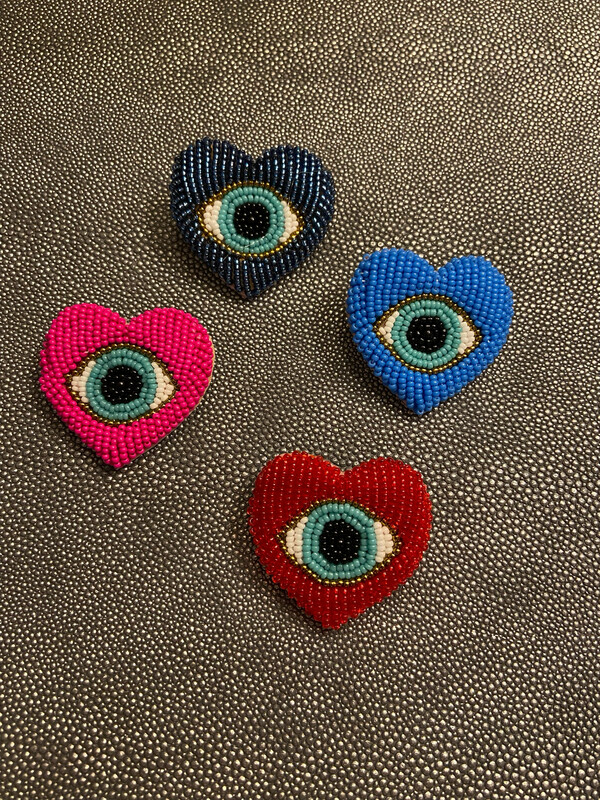 Brosche „Herz mit Auge „ verschiedenen Farben Brosche „Herz mit Auge „ verschiedenen Farben