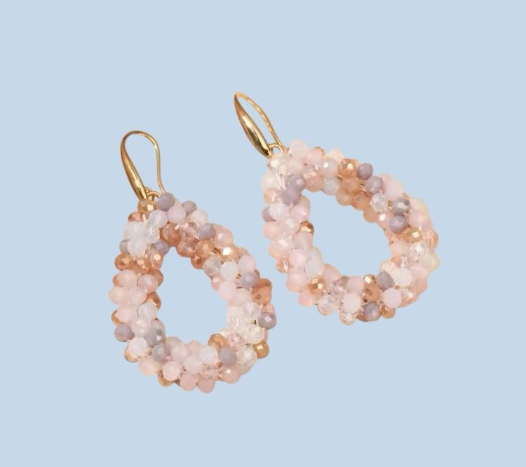 Handgefertigte weiß-rosa-beige Tropfenform-Glitzer-Ohrringe mit Edelstahl, klein , Ohr-Hänger goldfarbenen Handgefertigte weiß-rosa-beige Tropfenform-Glitzer-Ohrringe mit Edelstahl, klein , Ohr-Hänger goldfarbenen