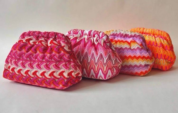 Clutch Zigzag, vier verschiedene Farben
