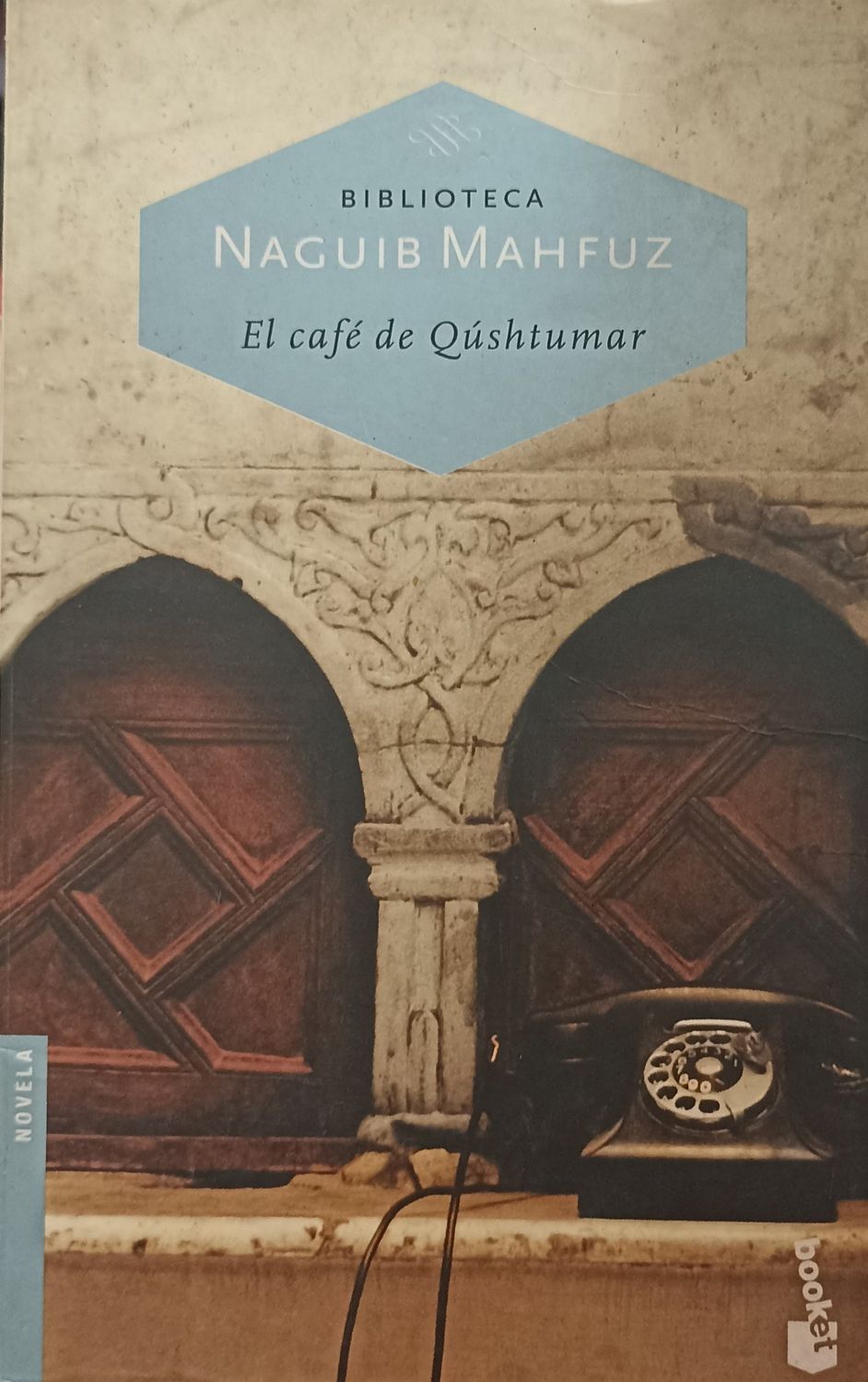 Naguib Mahfuz, El café de  Qúshtumar