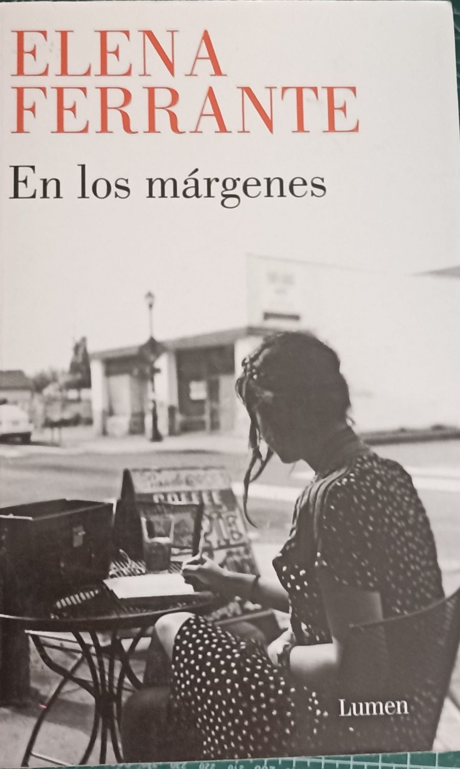 Elena Ferrante, En los márgenes.