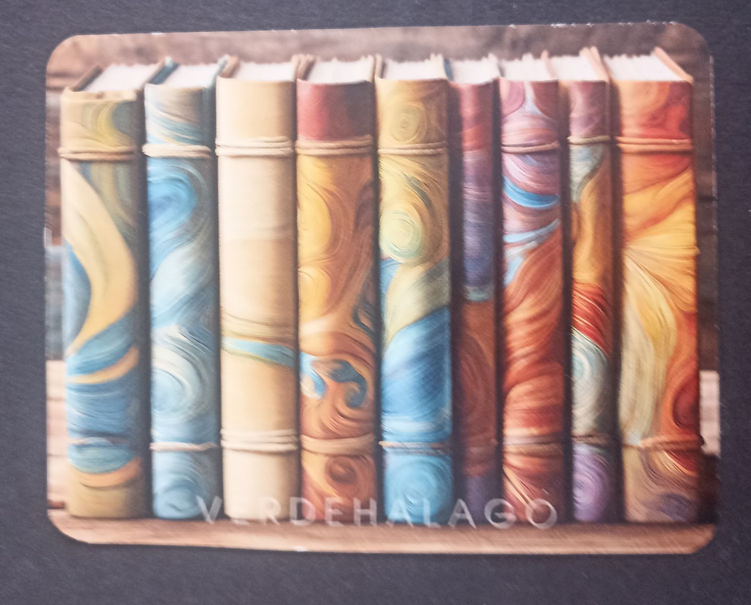 Postal Verdehalago – Libros de lomos marmoleados, México 2023