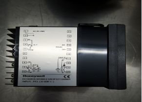 60 Temperature Controller Honeywell DC1040CT-301-000B-E