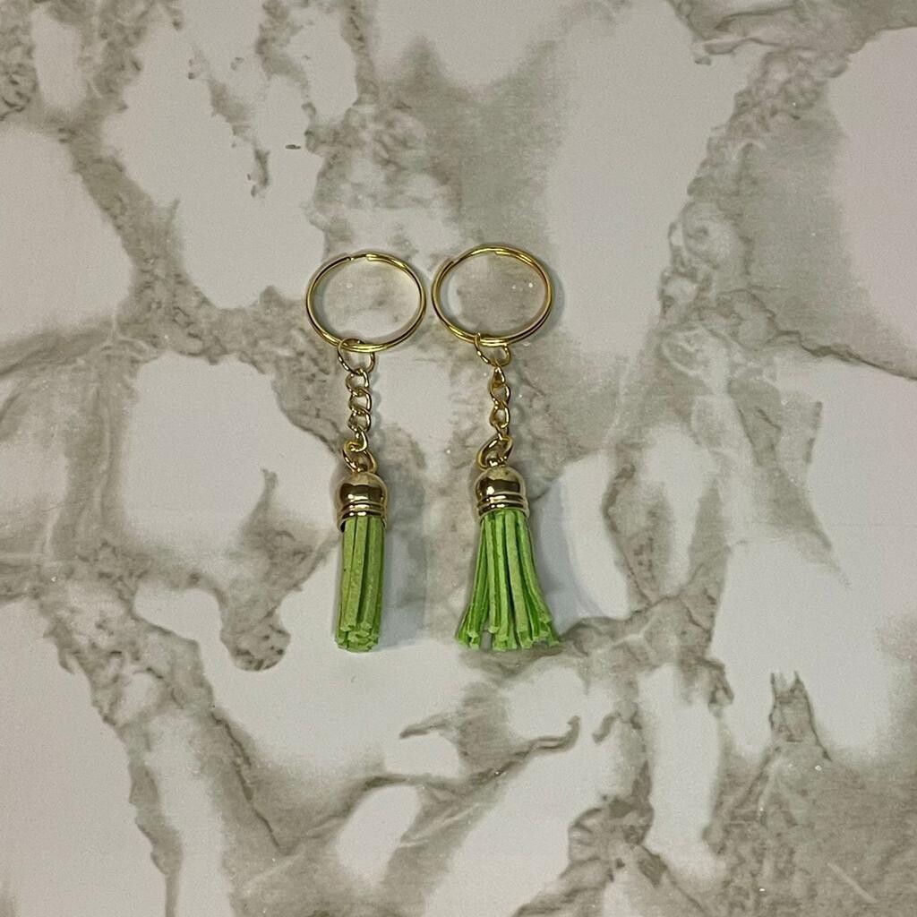 Gold Key Chain &amp; Tassel - Apple (Short Tassel)