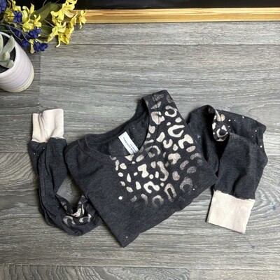 Minimalist Leopard print Long Sleeve T shirt