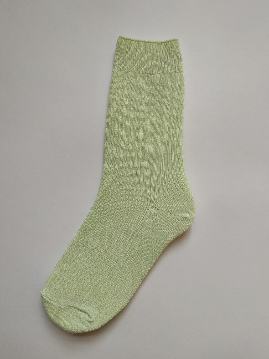 Носки из хлопка яблочого цвета