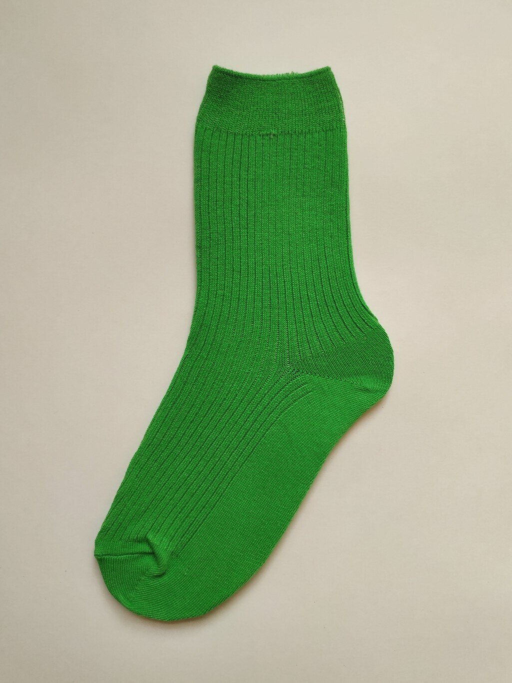 Носки из хлопка ярко-зеленого цвета