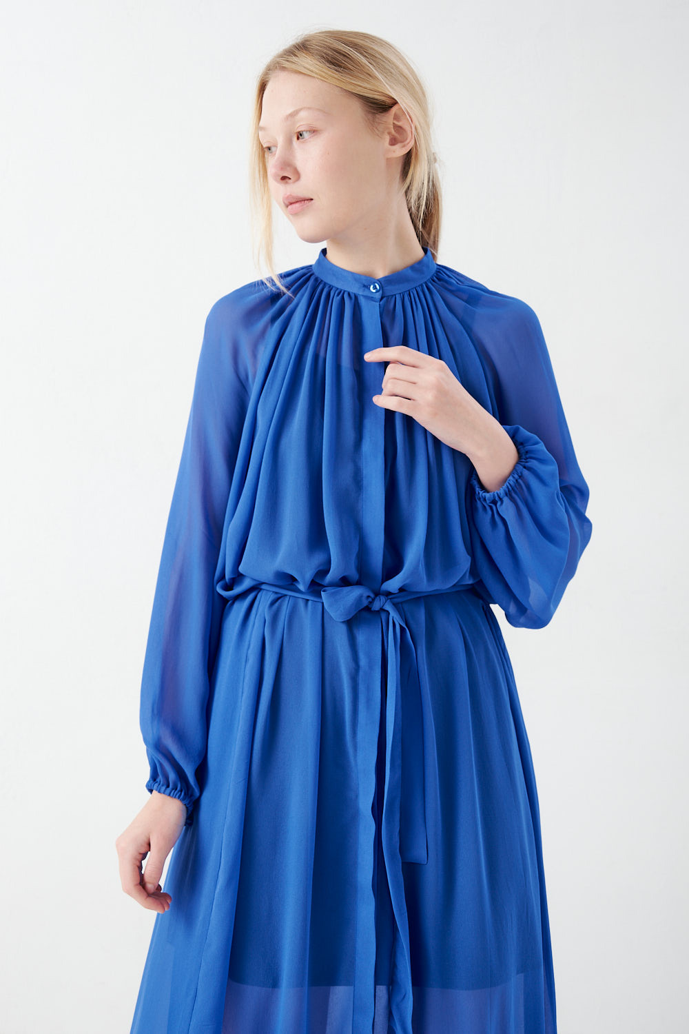 Кремовое шерстяное платье. Уста к устам одежда. Платье уста к устам. Платье уста к устам. Платье уста к устам.