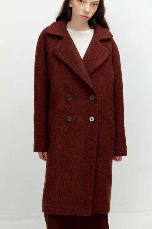 Двубортное пальто бордового цвета из шерсти