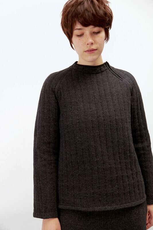 Стеганый свитер из шерсти темно-серого цвета