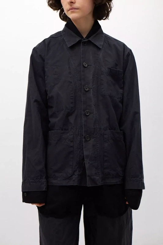 Верхняя мужская рубашка с карманами из черного вареного хлопка