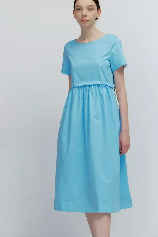 Платье с кулиской с коротким рукавом голубого цвета