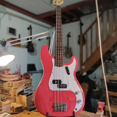 P bass traditional