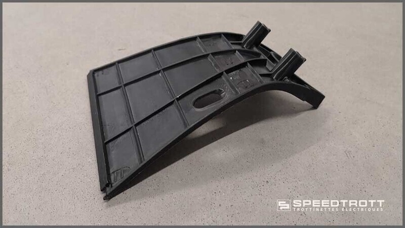 Cache plastique inférieur avant V1 - XT800