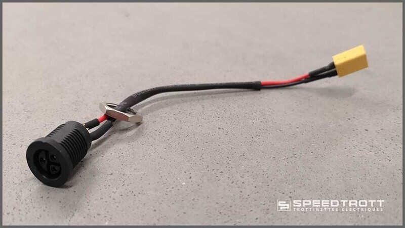 Port de charge - XT800