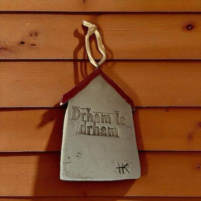 HAPPY KERAMIK-Anhänger Haus mit Anton-Günther-Spruch „Drham is drham“