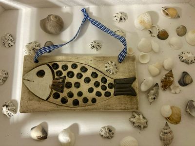 Keramik,anhänger maritim „Fisch mit Charakter“