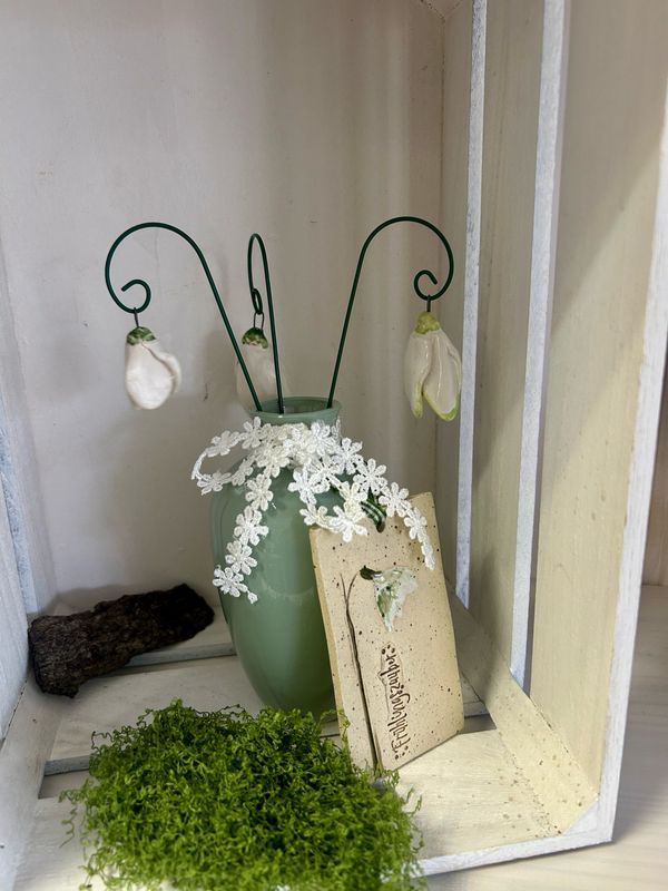 Schneeglöckchen in Glasvase