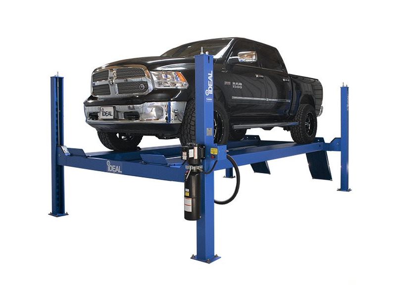 Pick-up car situated in a Post lift 