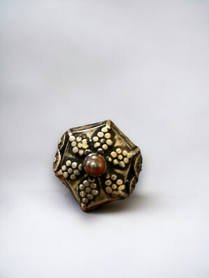 Hexagon Flower with Coral 