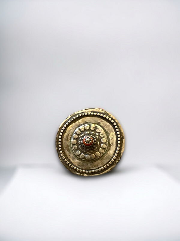 Plate Ring with Coral Stone 