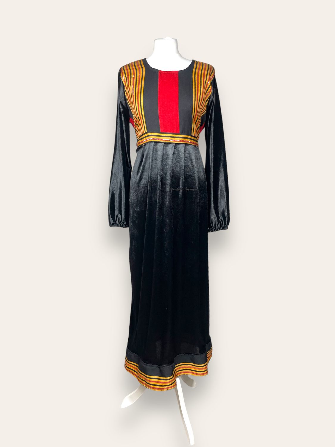 Heritage Maswan Velvet Gown