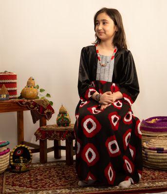 Yemeni Moghmoq Patterned Dress – Velvet Elegance for Kids (6-8 Years)
