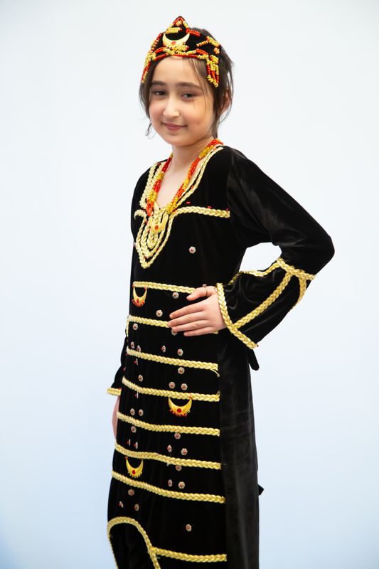 Traditional Yemeni Velvet Two-Piece Set for Girls (Ages 8-9) | Cultural Tunic &amp; Trousers