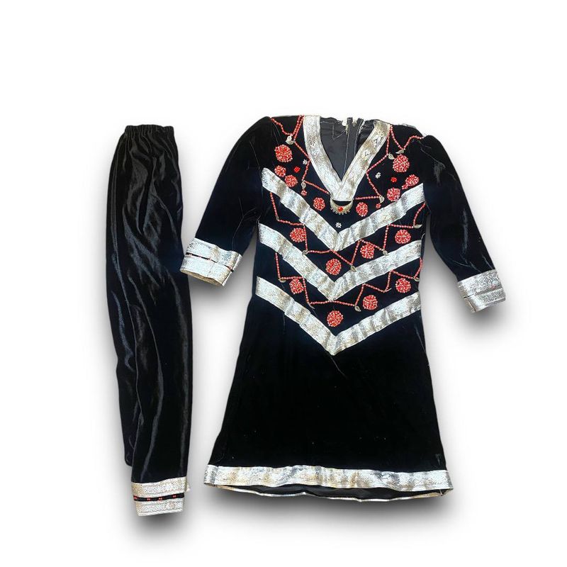 Traditional Yemeni Velvet Two-Piece Set for Girls (Ages 6-8) | Silver Embroidered Tunic &amp; Trousers