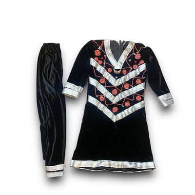 Traditional Yemeni Velvet Two-Piece Set for Girls (Ages 6-8) | Silver Embroidered Tunic &amp; Trousers