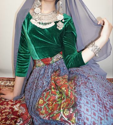 Traditional Yemeni dress. ( WITHOUT JEWELLRY) فستان يمني تقليدي (بدون اكسسوار)