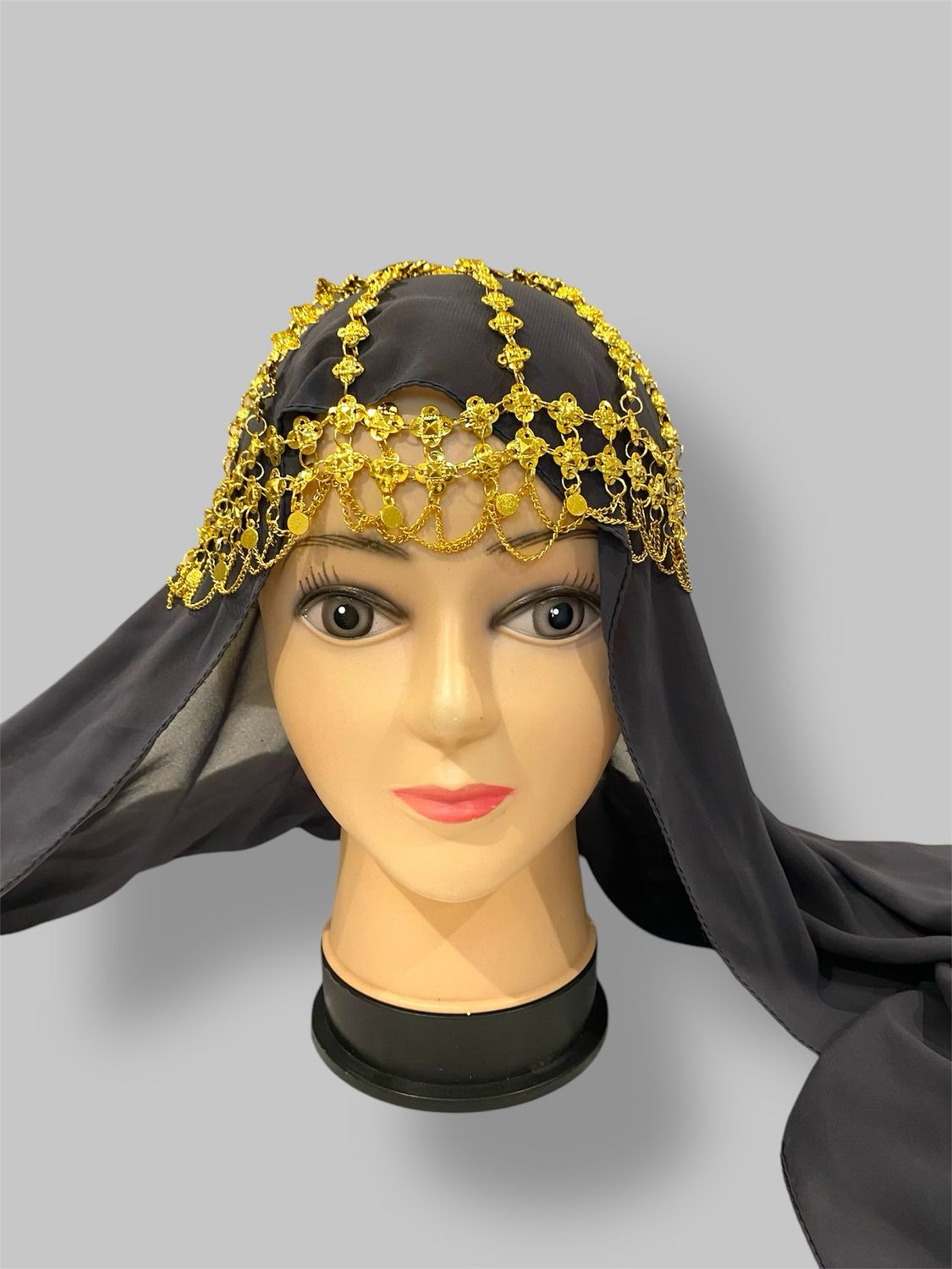 Gold headpiece غطاء رأس ذهبي. اكسسوار راس