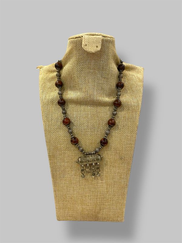 Red Necklace  قلاده حمره