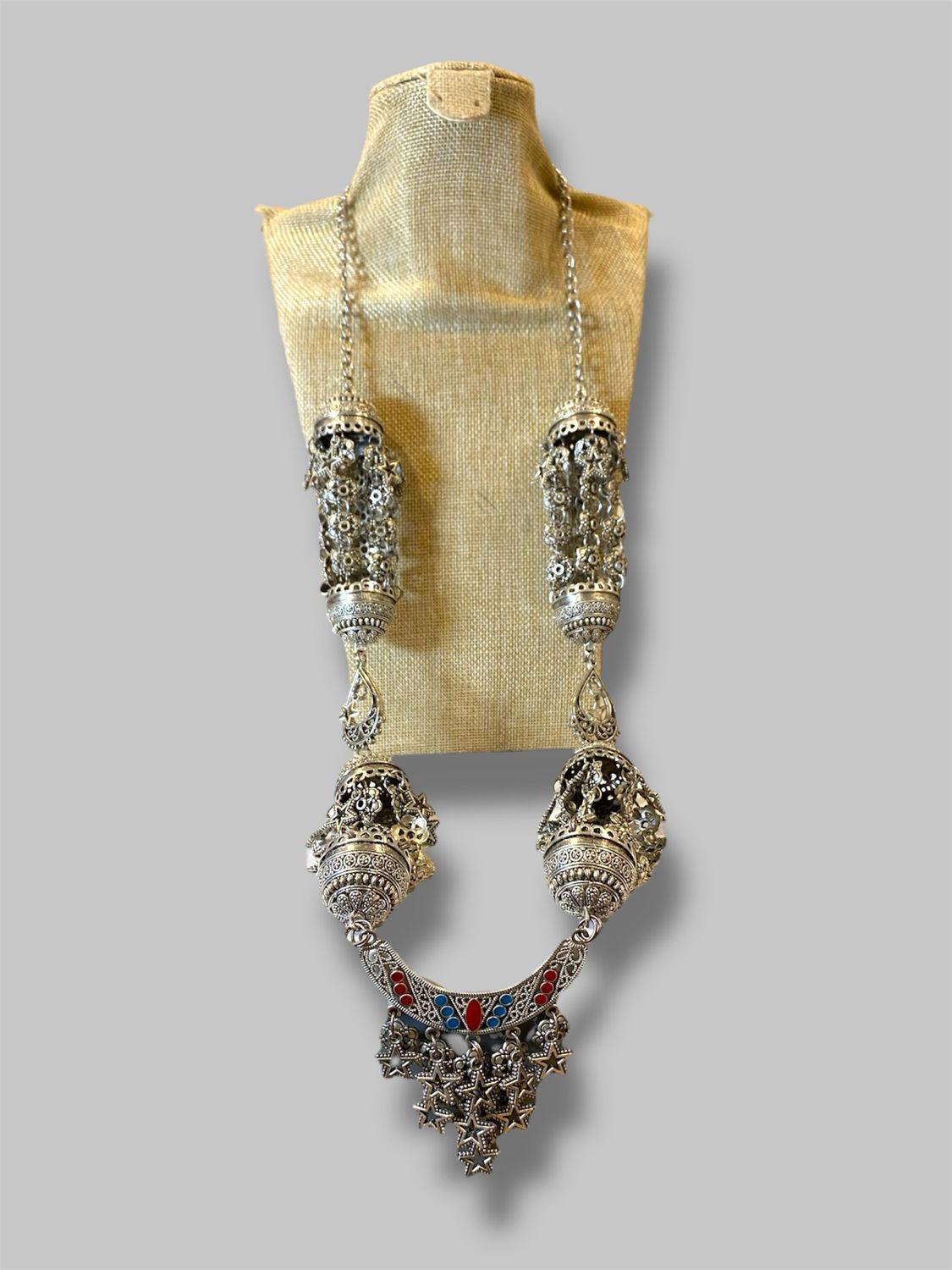 Silver long necklace قلادة فضية طويلة