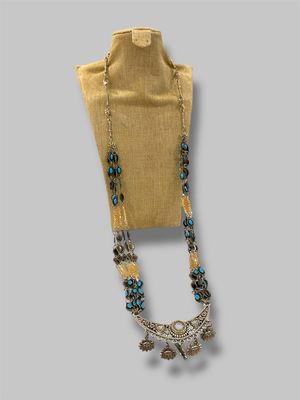 Long crystal necklace قلادة كريستال طويلة