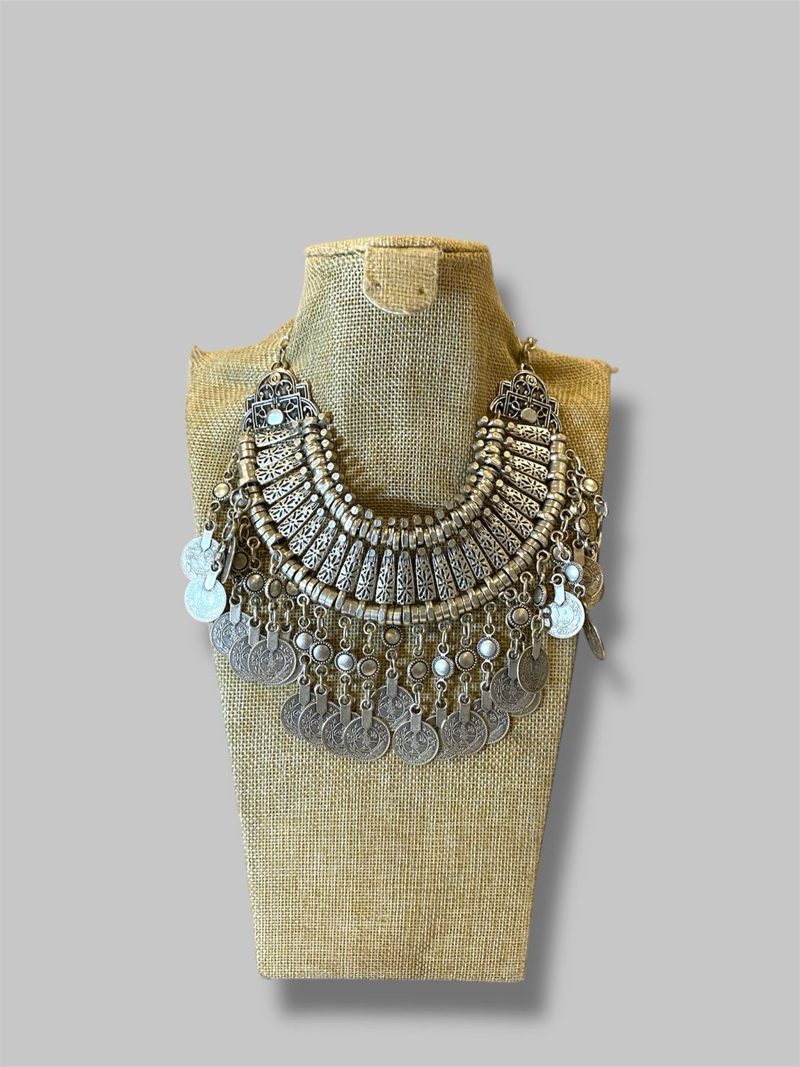 Short chocker silver necklace قلادة فضية قصيرة