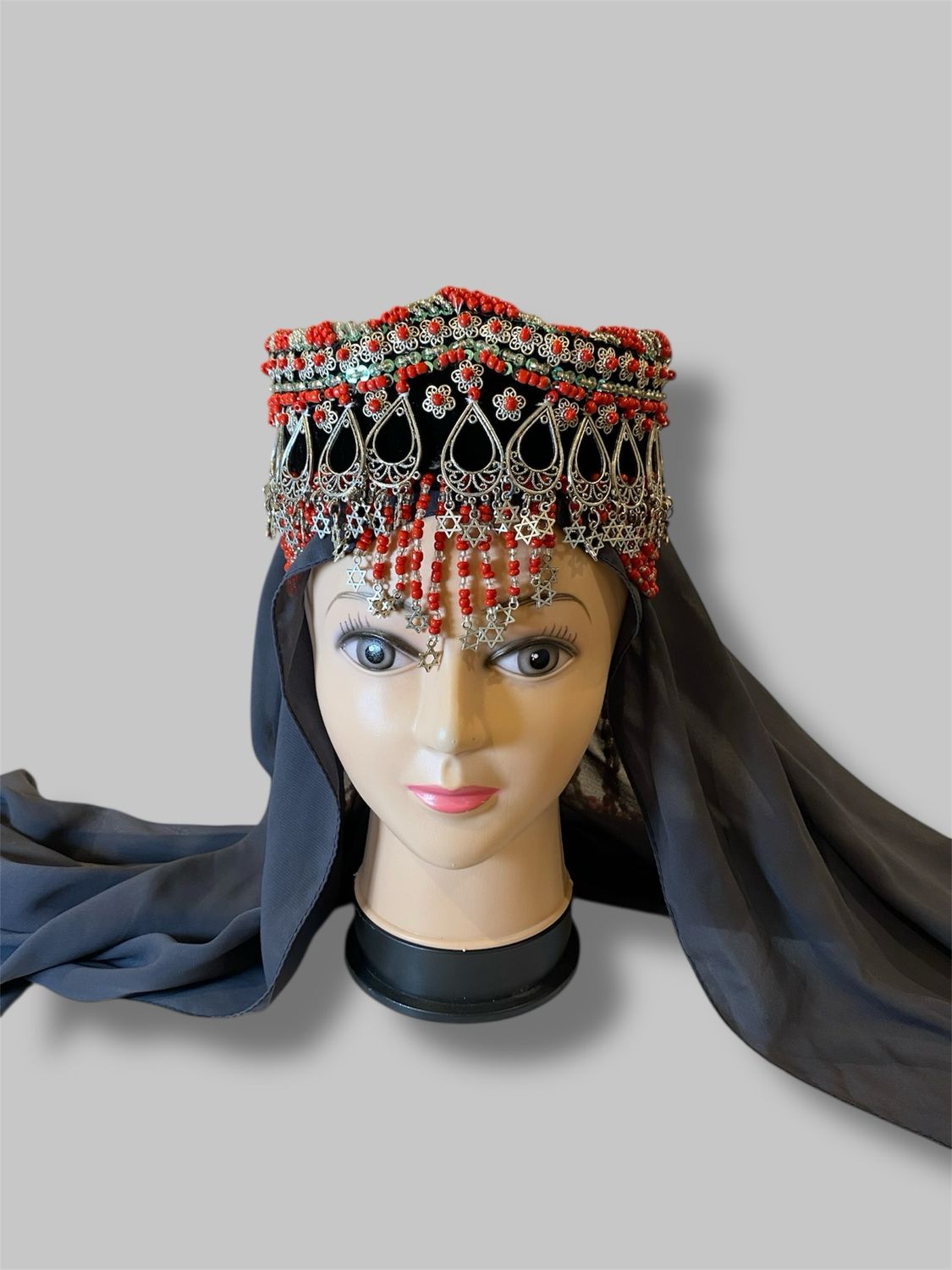 Traditional Yemeni headpiece 