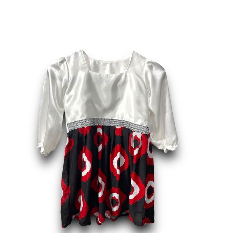 Moghmoq Delight Toddler Dress (Ages 2 - 3 years) - فستان مغمق أبيض للبنات الصغار ( ٢ إلى ٣ سنين)