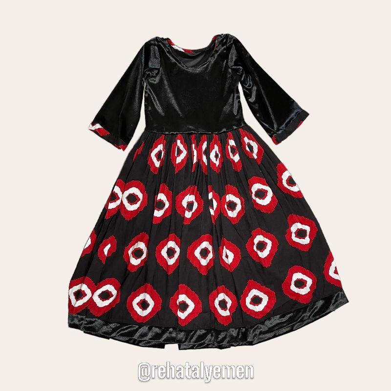 Moghmoq Dreams Velvet Dress (Ages 6 - 8 years)